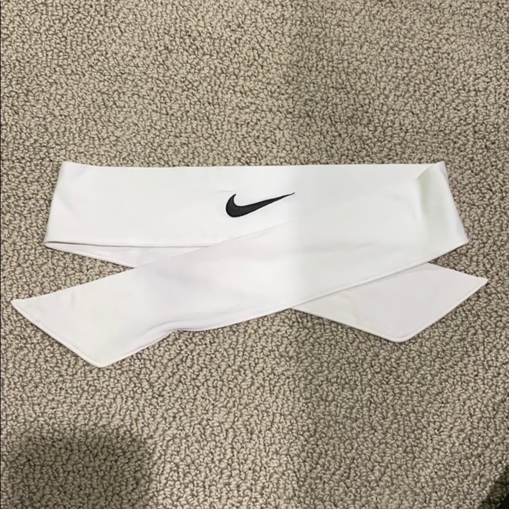 white nike headband